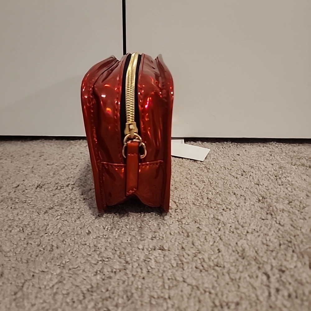 Kendall & Kylie Los Angeles Red Crossbody Bag Purse With Removable Strap - Picture 2 of 7